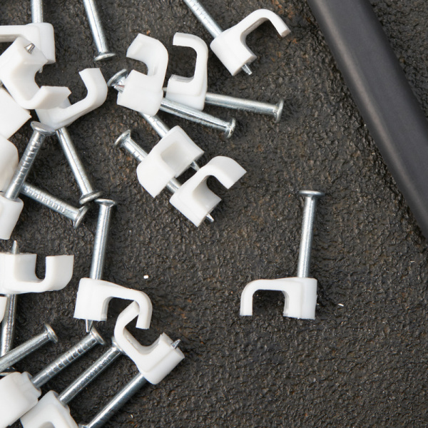 Скоба прямоугольная 6мм пластик  Rexant 50шт